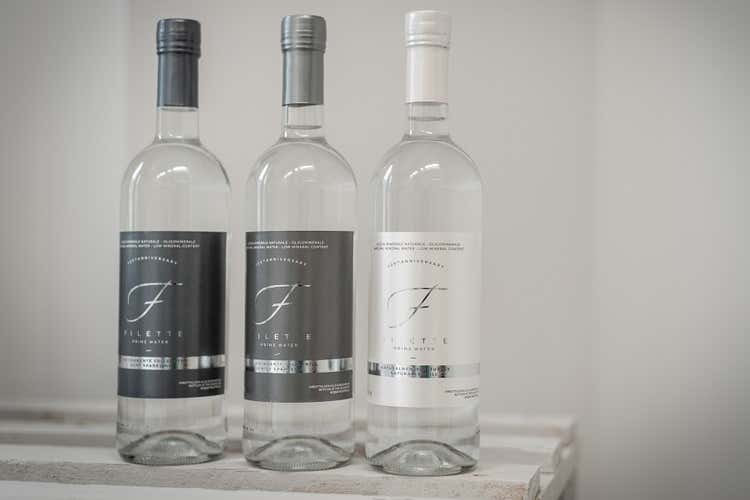 Acqua Filette cambia bottiglia per i suoi 125 anni (Filette, 125 anni e nuovo look)