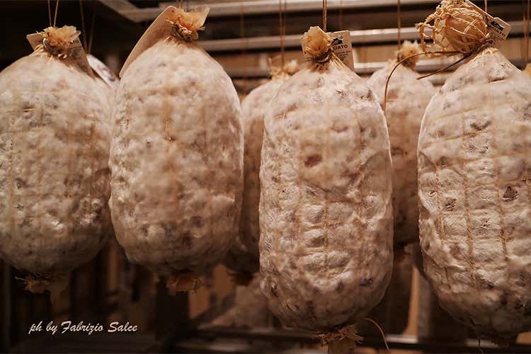 Filetto Baciato, salume da scoprireGemma della norcineria piemontese