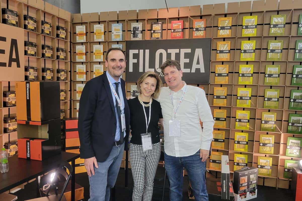 Pietro Giugliarelli, Cecilia Ercolino, Francesco Severoni Filotea: dal cuore delle Marche una pasta artigianale di qualità Pietro Giugliarelli, Cecilia Ercolino, Francesco Severoni Filotea: dal cuore delle Marche una pasta artigianale di qualità