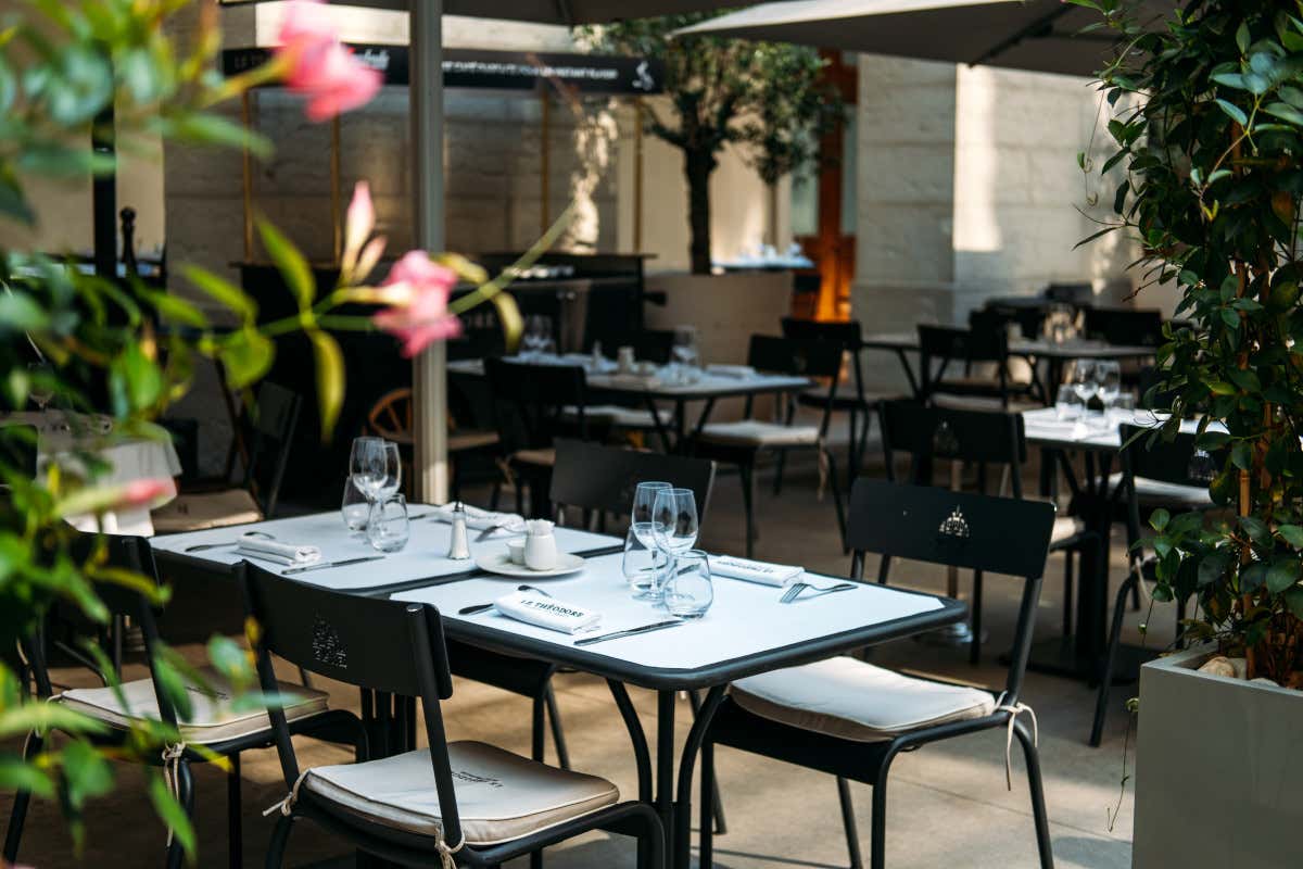 Per sopravvivere, molti ristoranti affiancano un bistrot