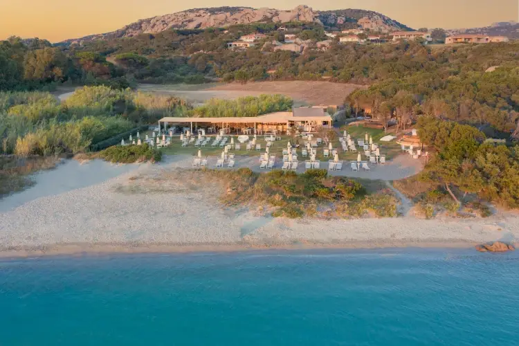Finger&rsquo;s Style, l&rsquo;estate in Costa Smeralda secondo Roberto Okabe