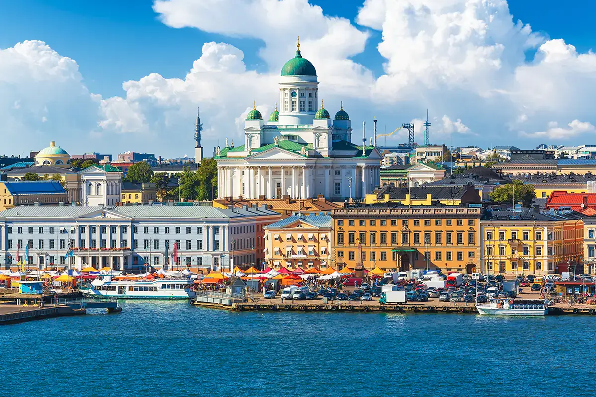 Helsinki stringe le maglie contro il Covid da Natale a met&agrave; gennaio In Finlandia niente feste di Capodanno in bar e ristoranti