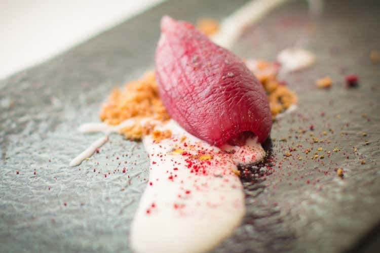 La cipolla in agrodolce con Fiore Sicano e pane speziato di Accursio Craparo