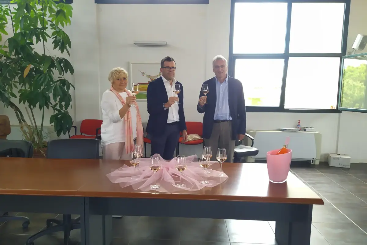 Fiorella Lavo, Renato Marcoli e Alessandro Luzzago&nbsp; Un fine settimana all'insegna del Chiaretto: c'&egrave; &ldquo;Valt&egrave;nesi in Rosa&rdquo;