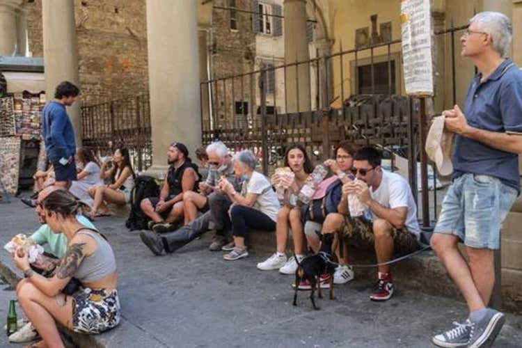 Firenze affollata di domenica - Firenze affollata di domenica -