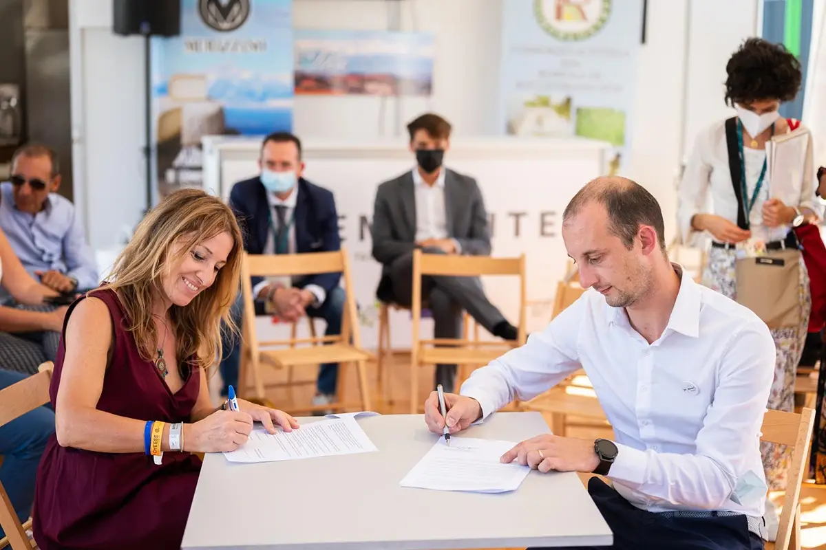 Fipe e Slow Food insieme per valorizzare la filiera agroalimentare italiana Ristoranti e Slow Food insieme: patto per l&rsquo;agroalimentare italiano