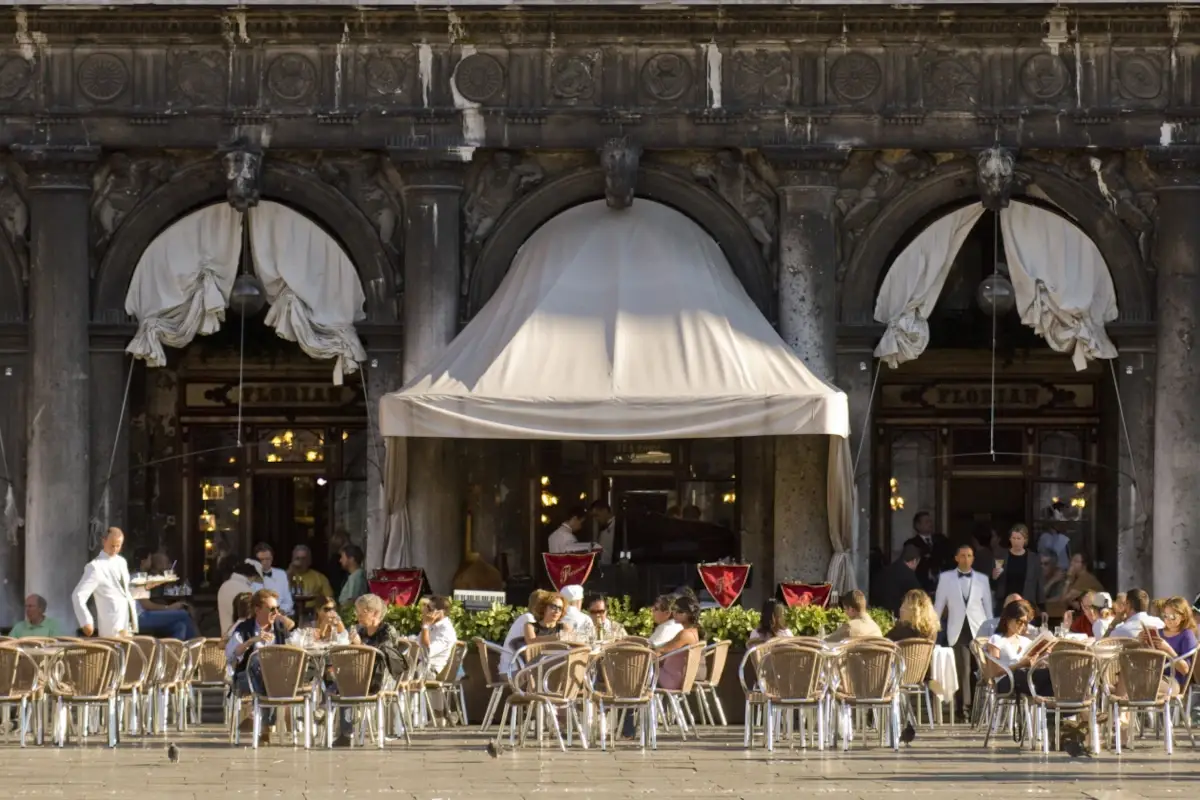 Il Caff&egrave; Florian di Venezia&nbsp; Italian sounding, non solo cibo: all'estero copiano anche bar e ristoranti