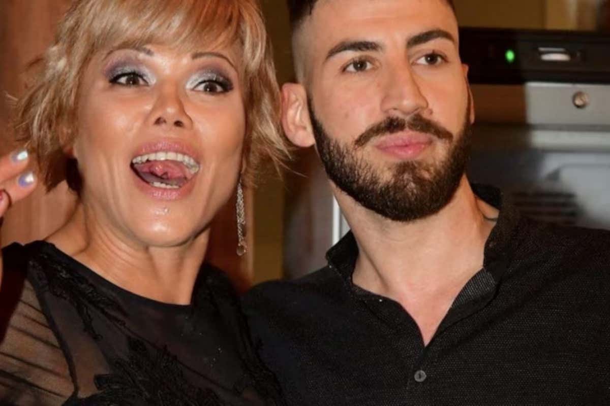 Floriana Secondi con la vittima, il cugino Emanuele Costanza Ucciso il cuoco cugino di Floriana Secondi. L’assassino dal carcere: Abbiamo litigato