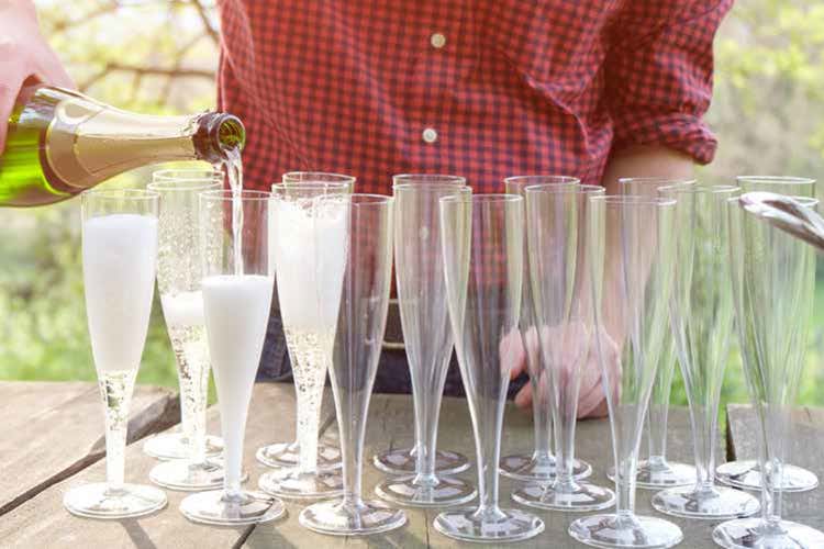 Piatti e fl&ucirc;te super resistenti L&rsquo;economia circolare di Goldplast