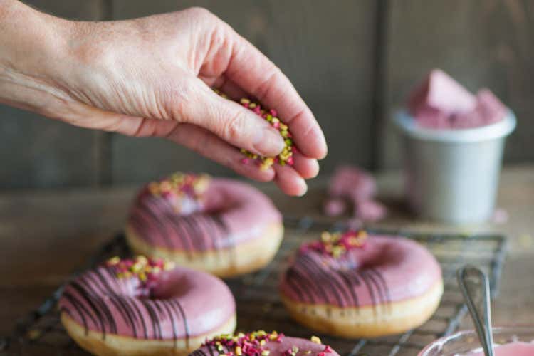 (Focaccia Toast e donuts al cioccolato rosa Le novità di Vandemoortele al Sigep)