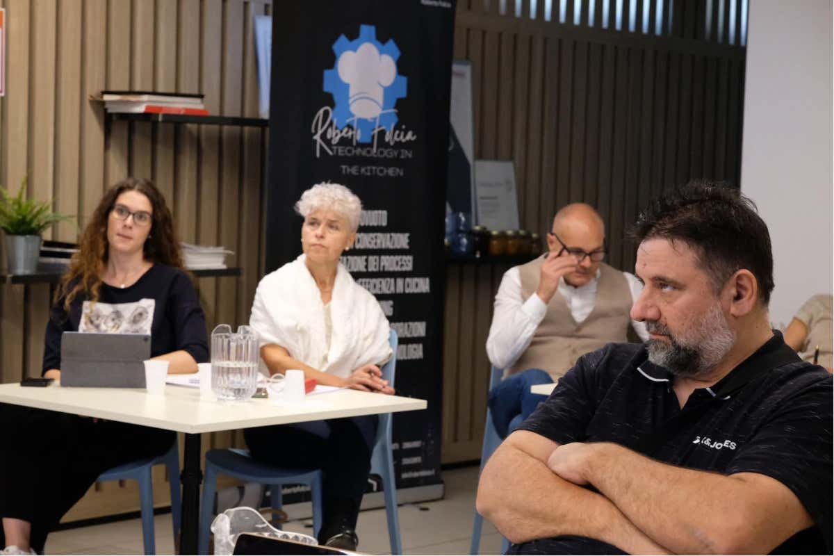 Forno combi vapore e sottovuoto: la cucina in chiave strategica di chef Folcia Forno combi vapore e sottovuoto: la cucina in chiave strategica di chef Folcia