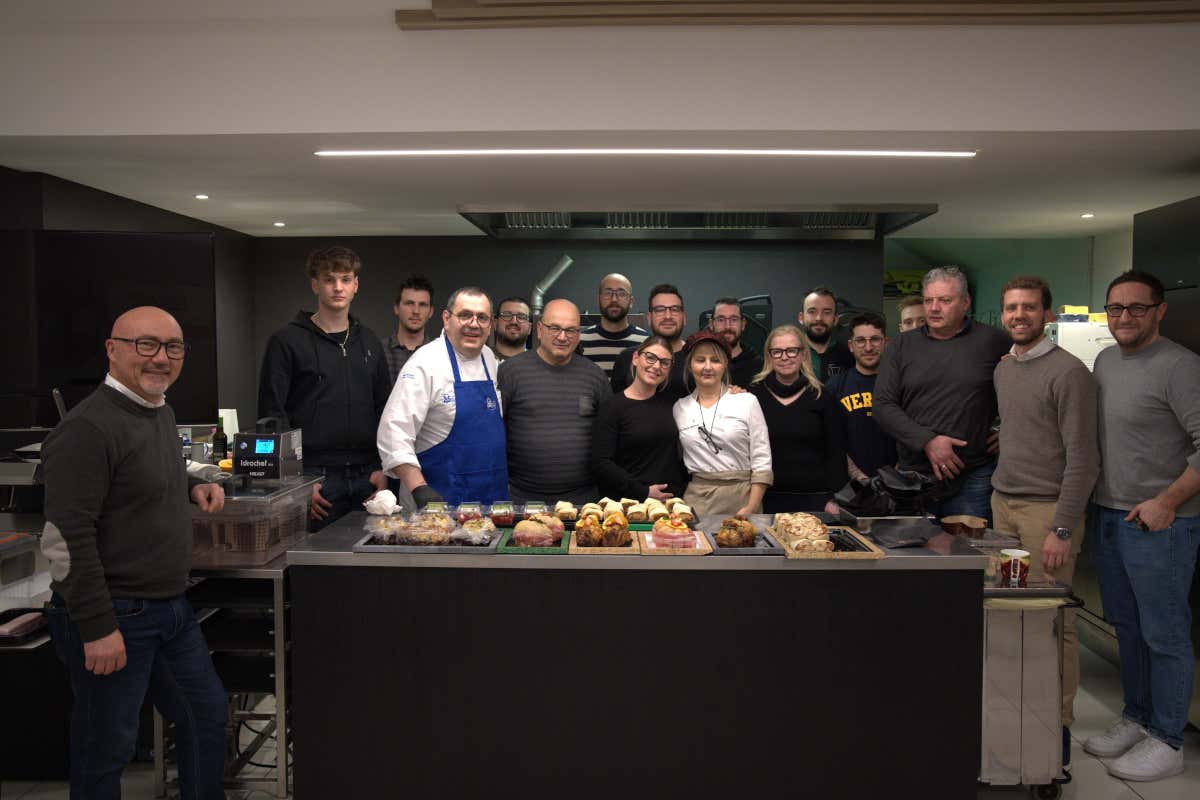 Obiettivo di Sos Chef - Technology in the Kitchen è creare un network tra ristoratori, chef, aziende produttrici di tecnologie  e tecnologi alimentari