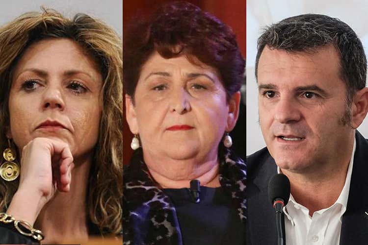 Barbara Lezzi, Teresa Bellanova, Gian Marco Centinaio (Sui fondi per la Xylella distratti è guerra aperta Bellanova-Centinaio) Barbara Lezzi, Teresa Bellanova, Gian Marco Centinaio (Sui fondi per la Xylella distratti è guerra aperta Bellanova-Centinaio)