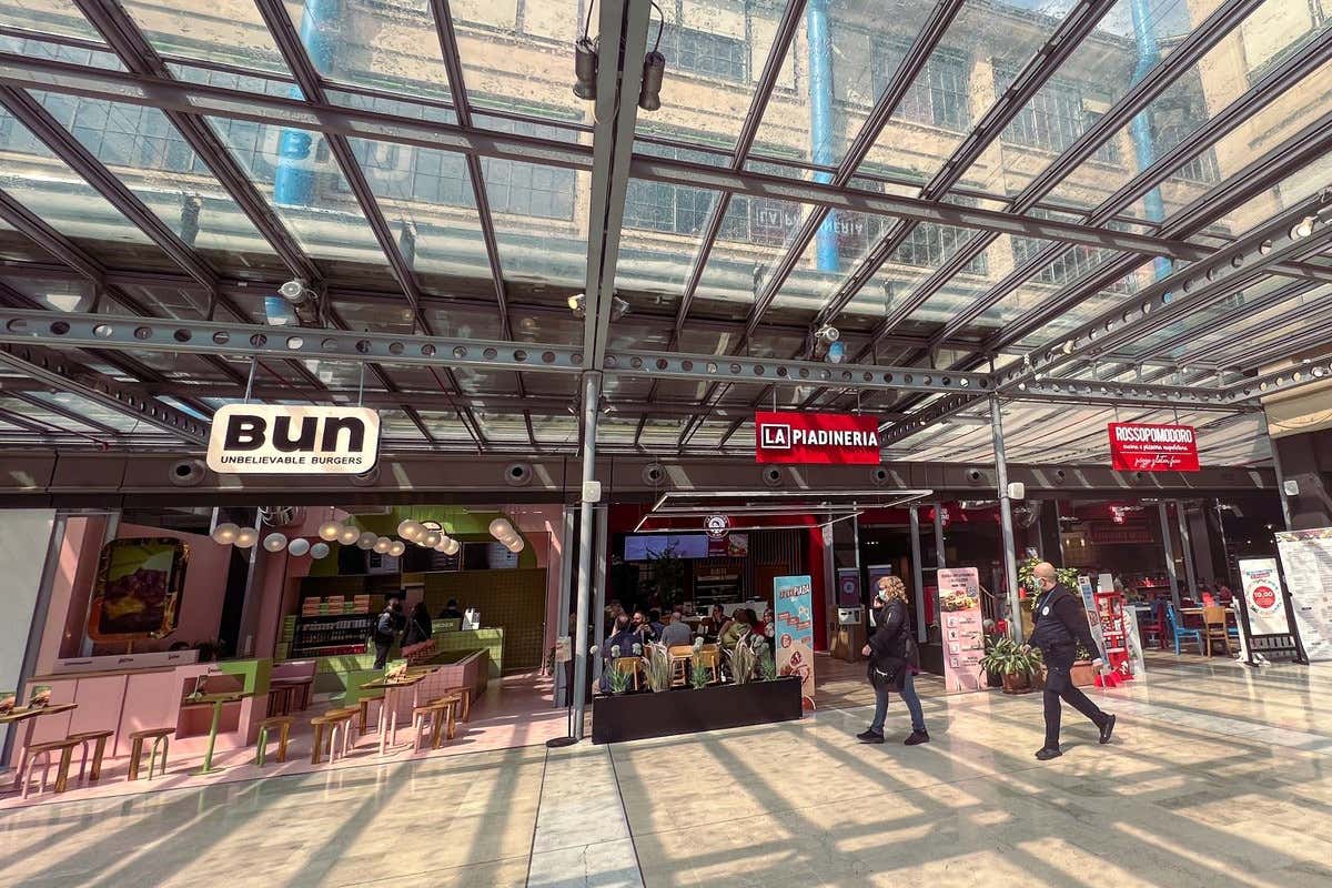 La nuova food court del Lingotto Una nuova food court per il Lingotto di Torino La nuova food court del Lingotto Una nuova food court per il Lingotto di Torino