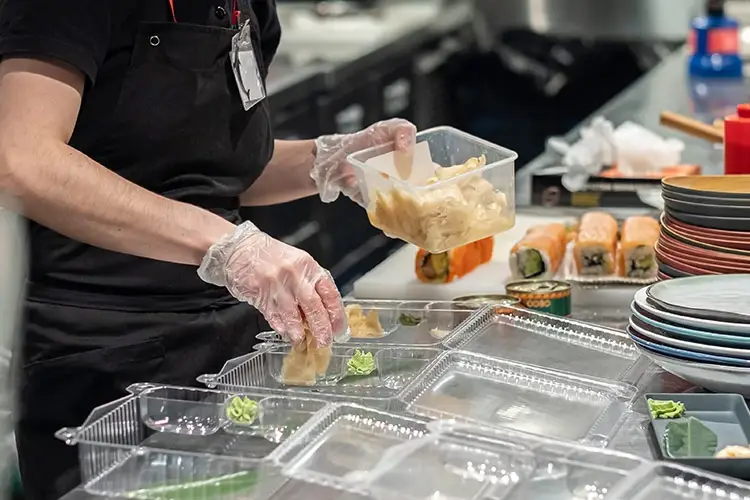 A ogni cibo il giusto imballaggio. Ordinare in delivery? Attenzione agli imballaggi