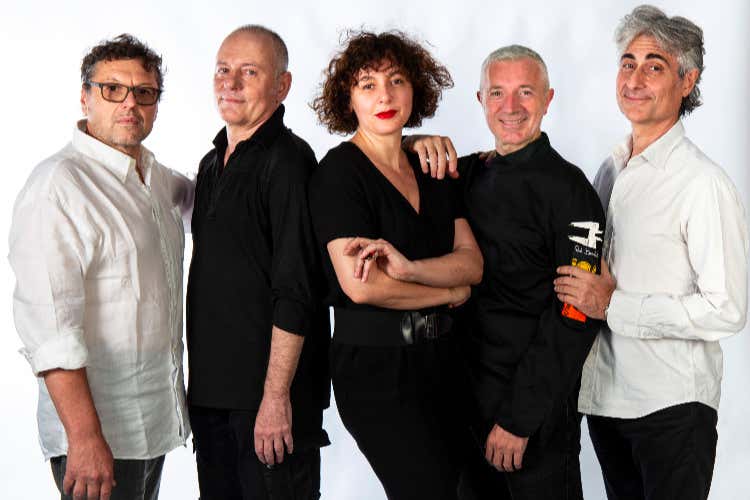 I Food designer: da sinistra Mauro Olivieri, Francesco Subioli, Ilaria Legato, Paolo Barichella e Marco Pietrosante - Anche i Food designer in campo: «Creiamo codici Ateco diversi»