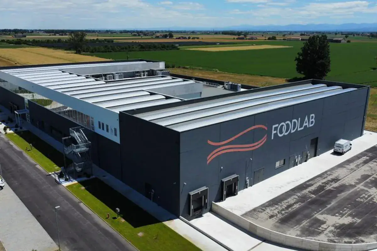 Lo stabilimento Foodlab a Polesine Zibello (Pr) Foodlab, specialit&agrave; ittiche di alta qualit&agrave; per la ristorazione