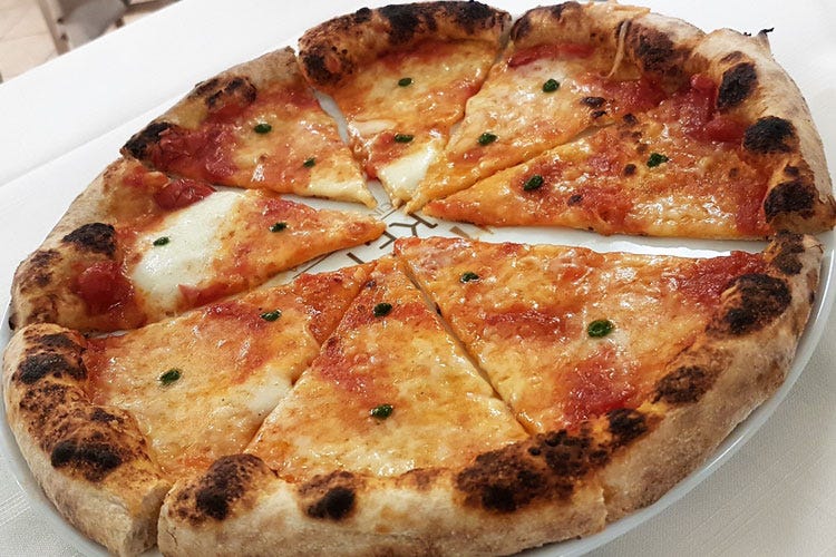 (Forkette, le ricette di Stefano Miozzoportano la pizza napoletana a Verona)
