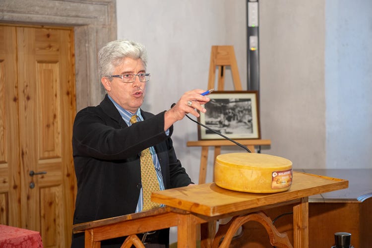 L'asta dei formaggi di malga del 2018 (Formaggi di malga all’asta per sostenere l'agricoltura montana)