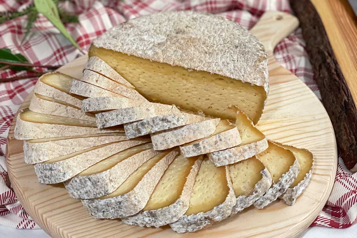 Il formaggio Deco di Alagna Valsesia Arriva il marchio Deco per i formaggi ad Alagna Valsesia