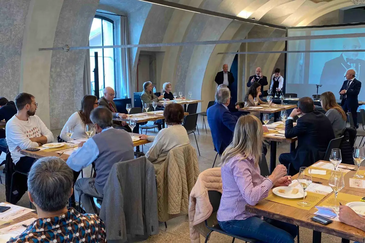 Cheese Labs a Forme Infinite&nbsp; Progetto Forme, il formaggio d&agrave; spettacolo a Bergamo