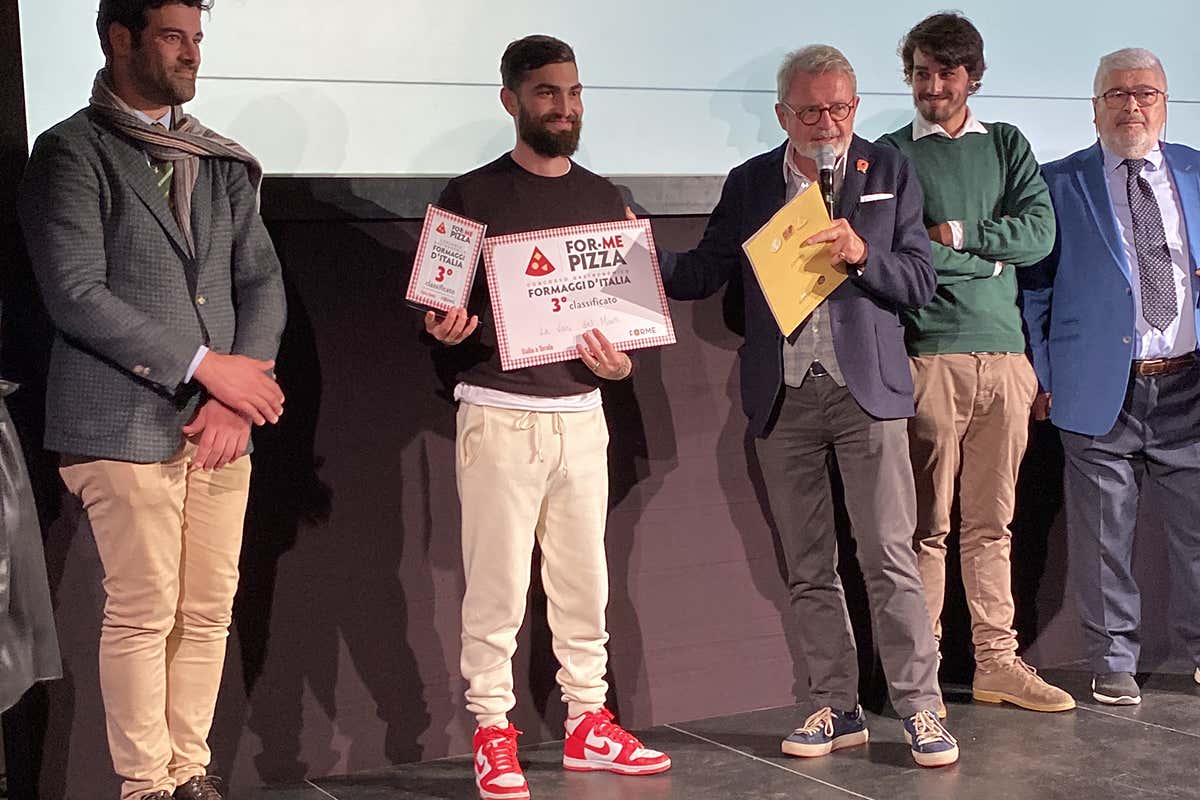 Premiazione de Le Voci del Mare (Bergamo), 3° classificato categoria Formaggi d’Italia del concorso “FOR-ME Pizza” Cucinare pesce col formaggio, a [Forme] vince Da Giò di Seriate