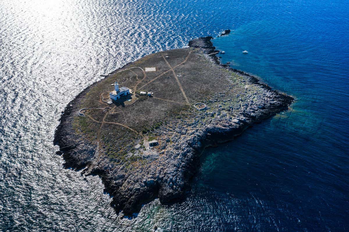 In vacanza lontani dalla folla? Ecco alcuni arcipelaghi italiani per sfuggire al caos In vacanza lontani dalla folla? Ecco alcuni arcipelaghi italiani per sfuggire al caos