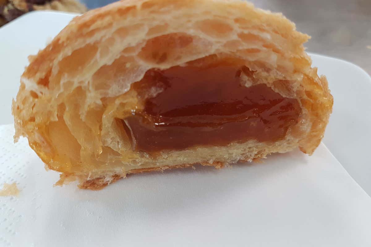 L'interno del cornetto A Follador è di scena il “grande freddo”: abbattere il pane per non abbattere i panifici