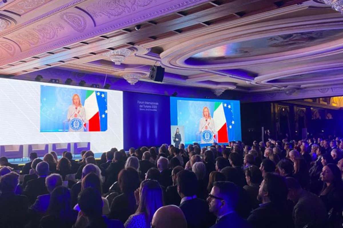 Pnrr, sì dall'Ue. Meloni: «In arrivo soldi a sostegno del turismo in Italia» Pnrr, sì dall'Ue. Meloni: «In arrivo soldi a sostegno del turismo in Italia»