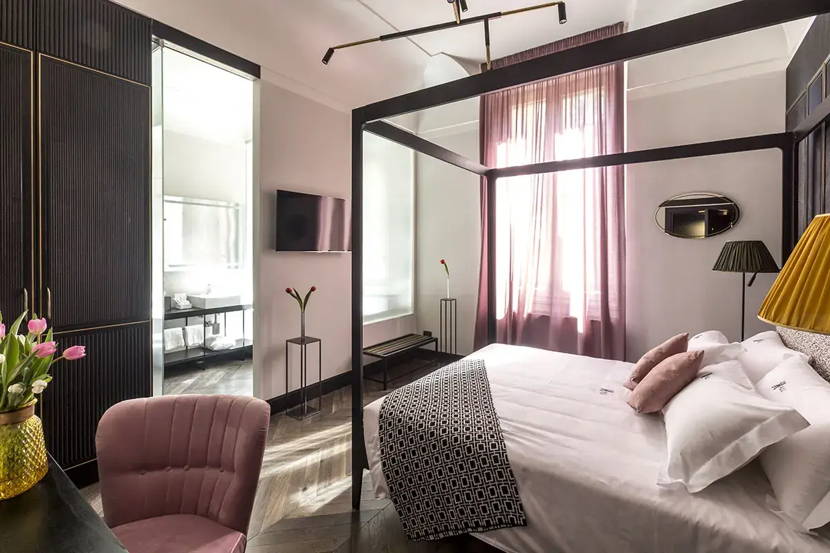 The H'All Tailor Suite - Junior Suite