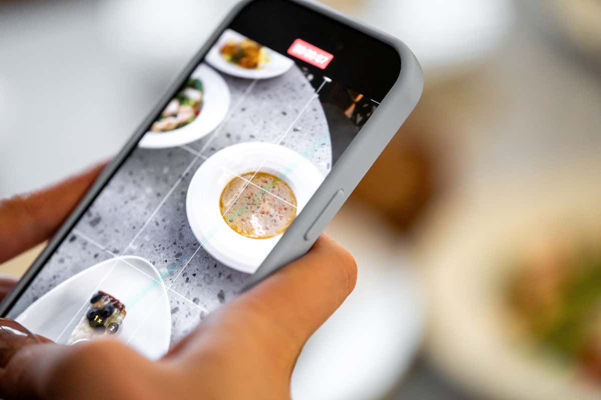 Un ristoratore può vietare ai clienti di fotografare i piatti? Cosa bisogna sapere