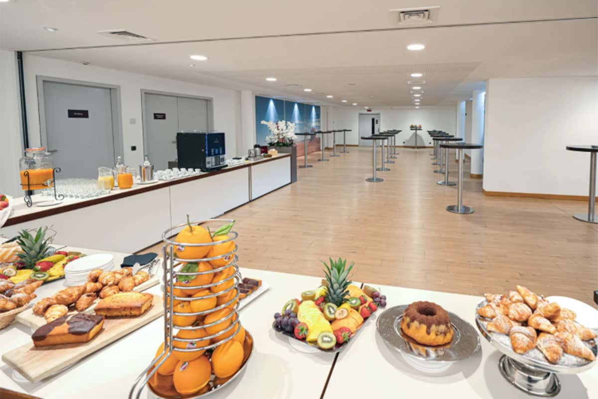 Eventi in Ticino: al Coronado 13 sale e 1.300 posti per congressi e meeting Eventi in Ticino: al Coronado 13 sale e 1.300 posti per congressi e meeting