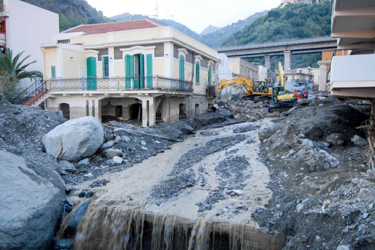I danni di una frana a Scaletta Marina, in Sicilia&nbsp; L'abbandono delle campagne aumenta il rischio idrogeologico