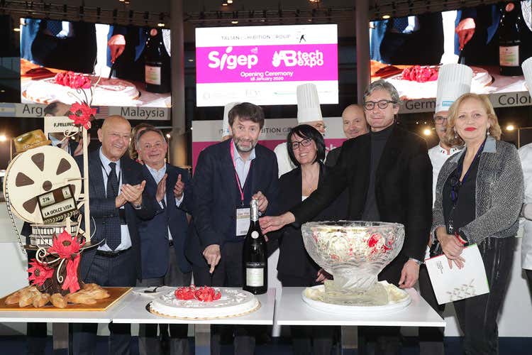 (Rimini, Franceschini apre il Sigep «Il cibo perno della cultura italiana») Il ministro Franceschini alla cerimonia d'inaugurazione (Rimini, Franceschini apre il Sigep «Il cibo perno della cultura italiana»)