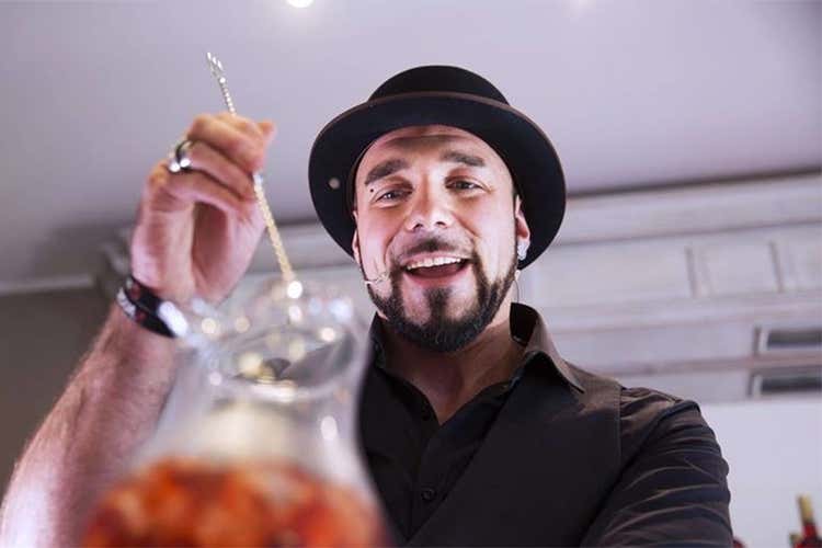 Francesco Pogni (foto: newsbiella.it) - Il barman Francesco Pogni scommette sul valore del territorio Francesco Pogni (foto: newsbiella.it) - Il barman Francesco Pogni scommette sul valore del territorio