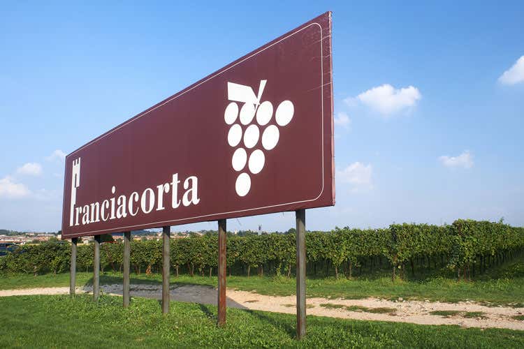 (Il Franciacorta stacca tuttiÈ il vino più venduto del 2018) (Il Franciacorta stacca tuttiÈ il vino più venduto del 2018)