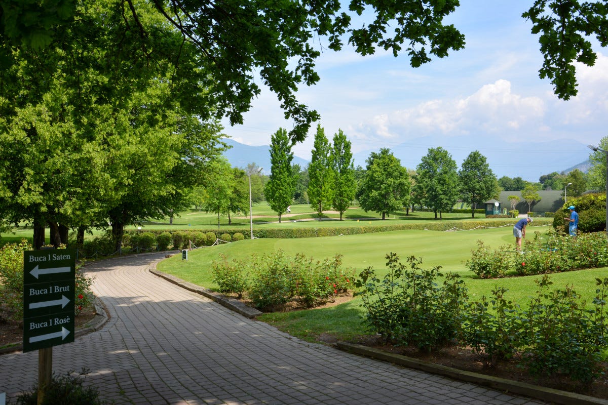 Franciacorta Golf Club, tre percorsi in un parco di ottanta ettari Tra i borghi di Corte Franca: cultura cucina vino e natura del lago d'Iseo