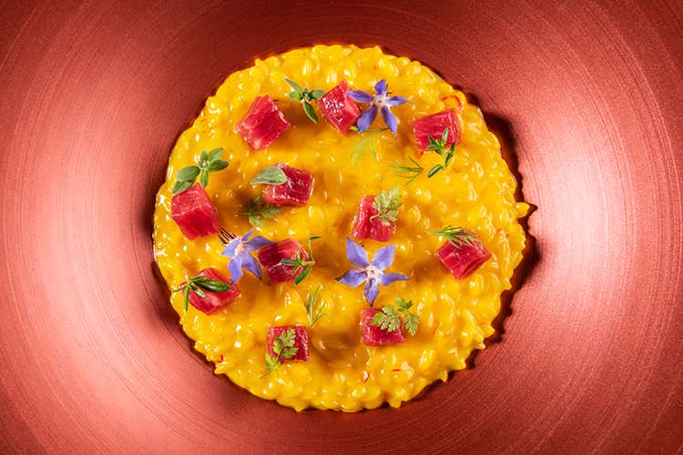 Riso di semola Gentile allo zafferano, cipollotto agli agrumi, manzo marinato alle erbe - I fratelli Lebano, talenti in ascesa