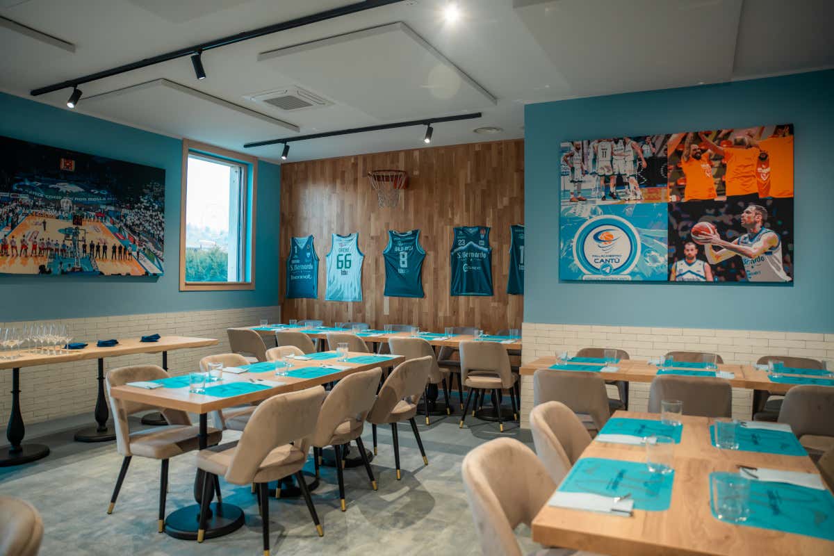 La sala della nuova pizzeria Fratelli Coppola a Cantù Asnago (Co) Fratelli Coppola inaugura il quinto locale in Lombardia: la pizza napoletana arriva a Cantù Asnago