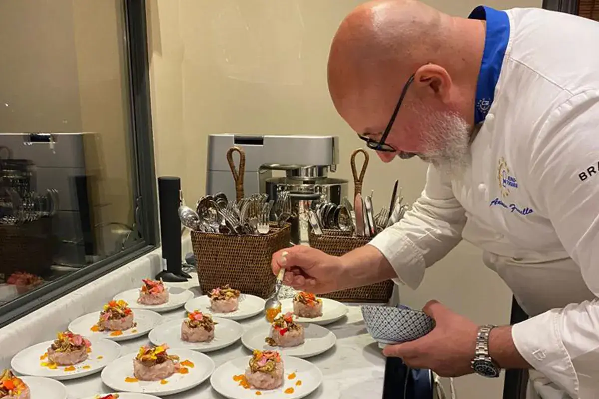 Nino Fratello all'opera Alla scoperta di 60 oli extravergine di tutta Italia: un corso per studiarli