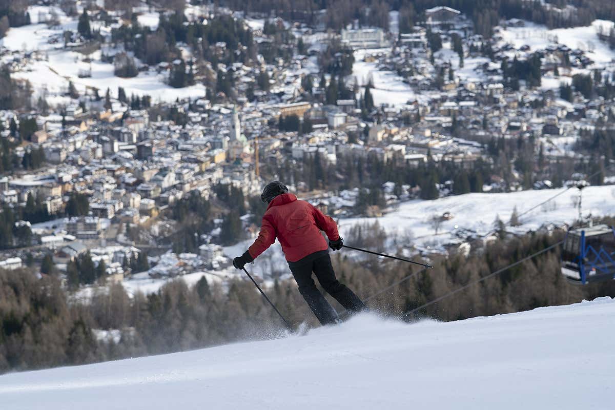 53 Freccia nel Cielo Foto: ManazProductions Tofana - Freccia nel Cielo, si torna in pista! Tra sci ed esperienze gourmet 53 Freccia nel Cielo Foto: ManazProductions Tofana - Freccia nel Cielo, si torna in pista! Tra sci ed esperienze gourmet