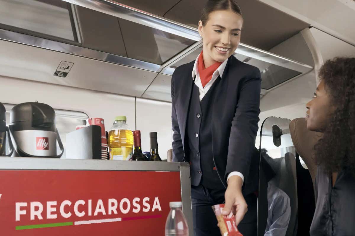 Dietro il caffè servito in treno c’è un settore stretto tra appalti e lavoro Dietro il caffè servito in treno c’è un settore stretto tra appalti e lavoro