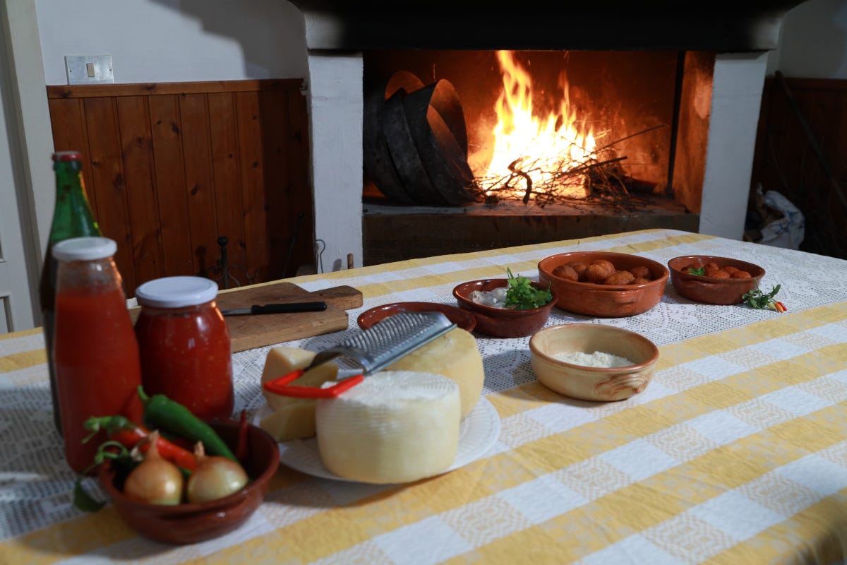 Cucina tipica proveniente da allevamenti di montagna Cucina frentana, sui monti abruzzesi trionfo di gusto e semplicità