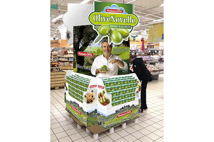 La campagna di comunicazione firmata Angelo Mancini fa perno sulla persona del fondatore (La freschezza del nuovo raccolto nella selezione speciale Madama Oliva)