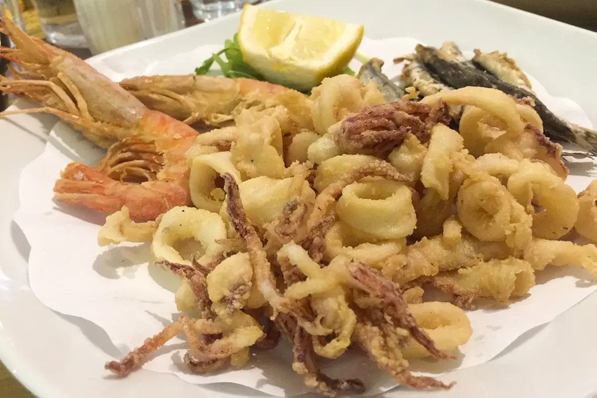 Fritto di pesce Tre regole per godersi un fritto di pesce