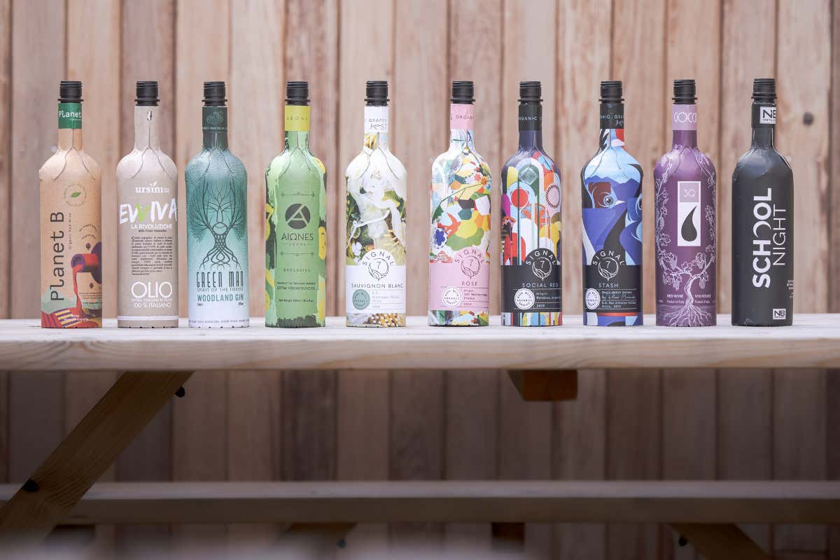 Il vino si fa sostenibile con le bottiglie in cartoncino riciclato di Frugalpac