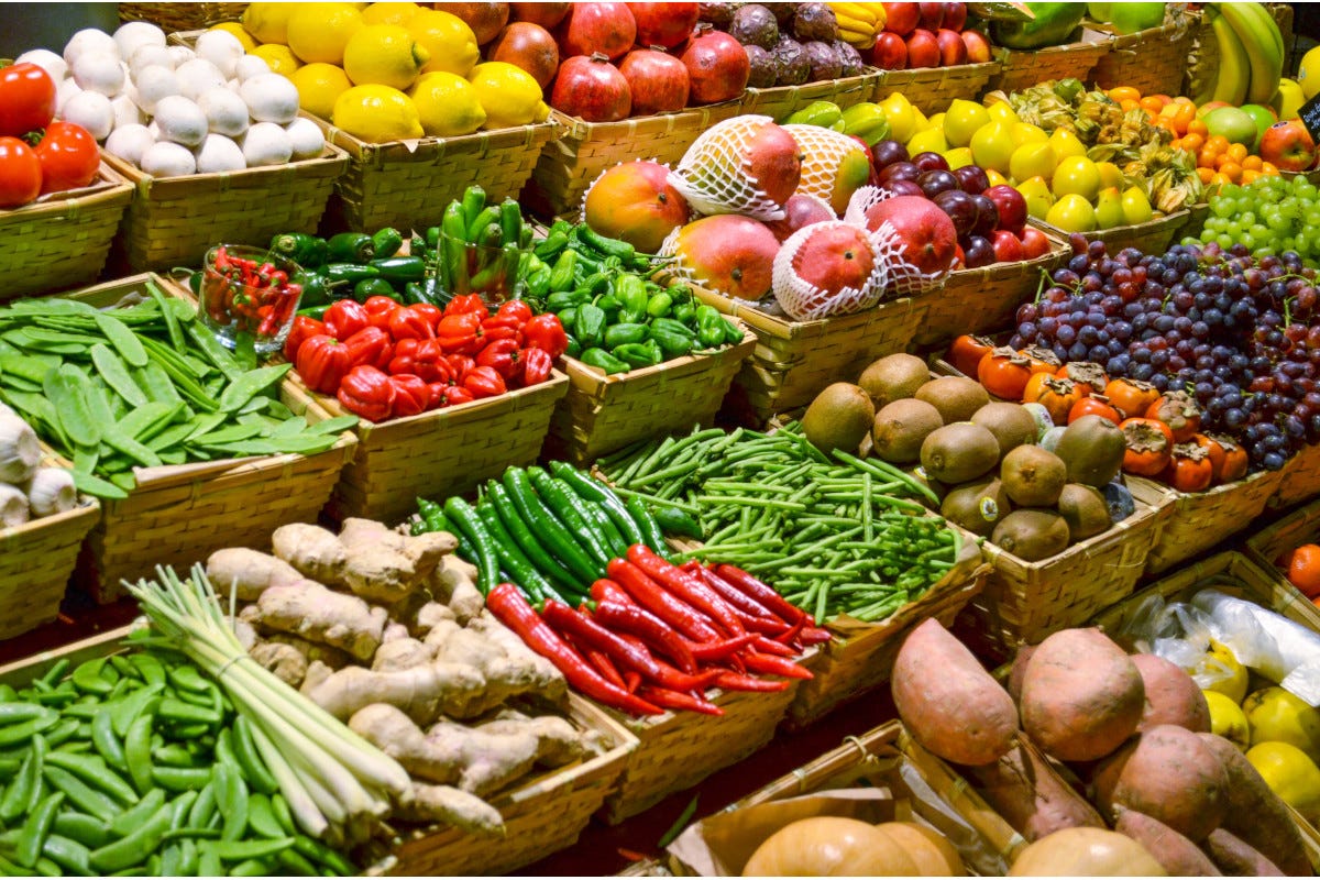 Pesticidi presenti su quasi la metà della frutta e verdura italiana