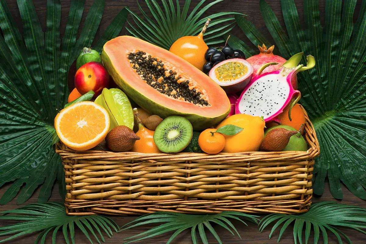 In tre anni sono aumentati di mille ettari le coltivazioni di frutta tropicale nel Sud Italia Frutta tropicale Made in Italy? Una risposta al cambiamento climatico