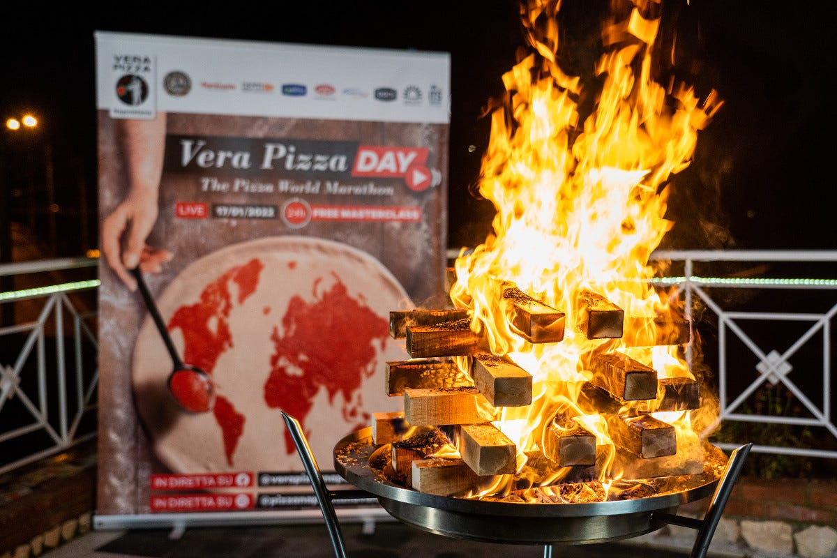 Il fuoco di Sant'Antuono Tutto pronto per il Vera Pizza Day di AVPN