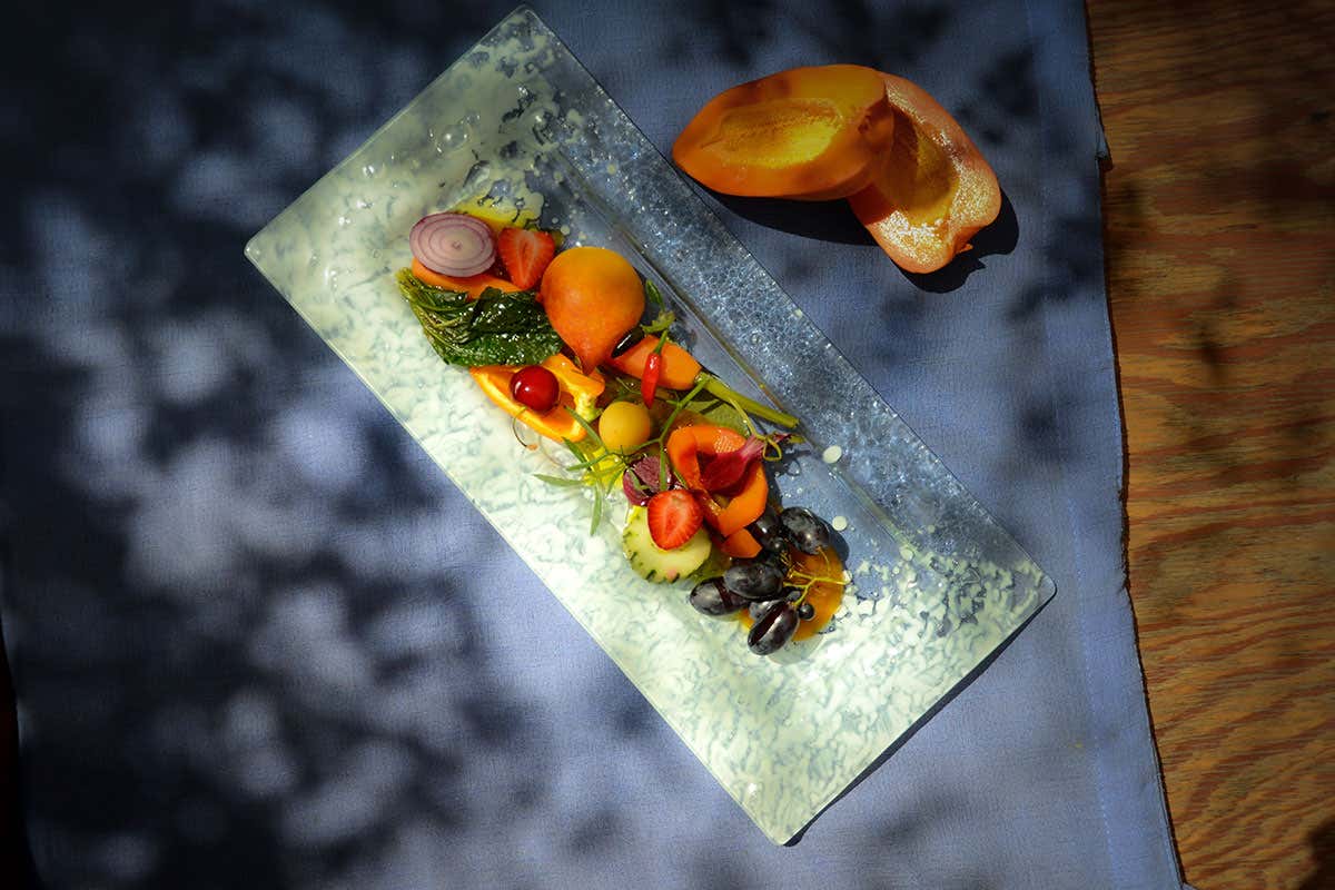 Carmelo Chiaramonte e l’eleganza assoluta dell’informalità di un’osteria rituale